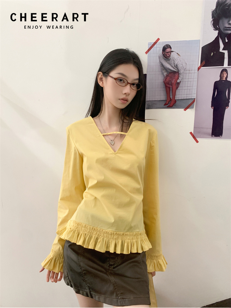Street Fashion Winter 2025 - CHEERART Fall 2025 Fashion Woman Yellow
